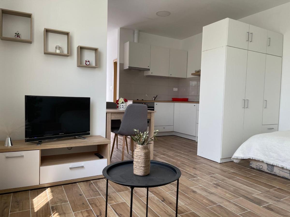 Апартаменты Apartman Solin 2, Parking Экстерьер фото