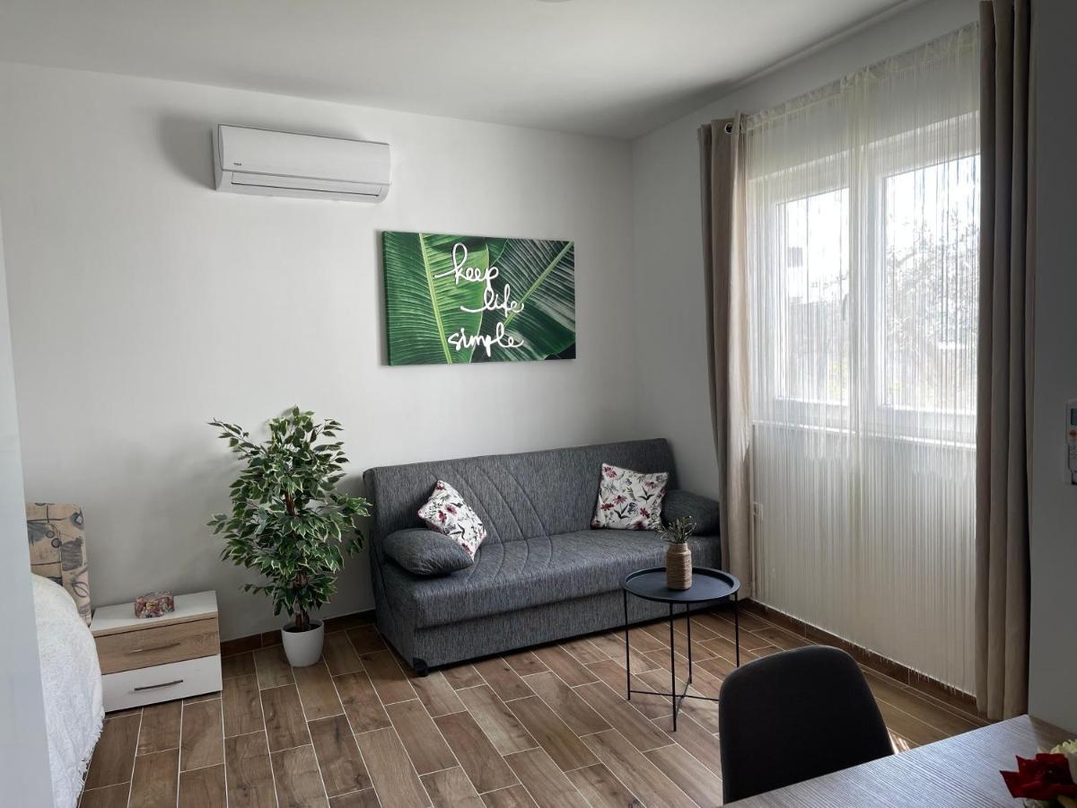 Апартаменты Apartman Solin 2, Parking Экстерьер фото